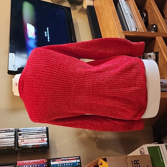 No Boundaries long sleeve sweater - Picture 2 of 5